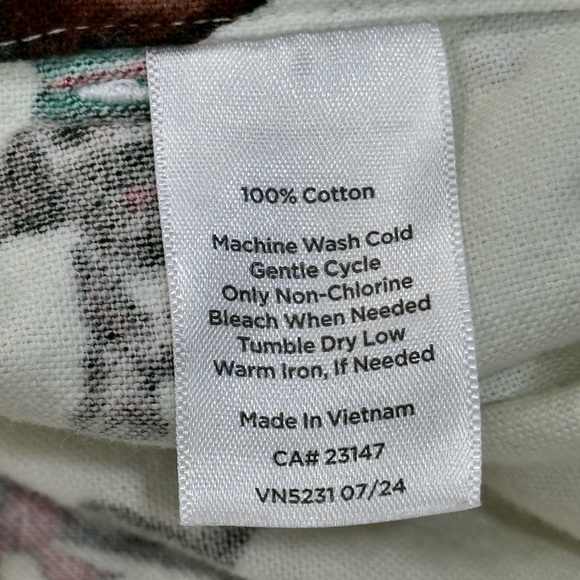 Talbot’s Dogs of Christmas Pajama Bottoms - Picture 5 of 6